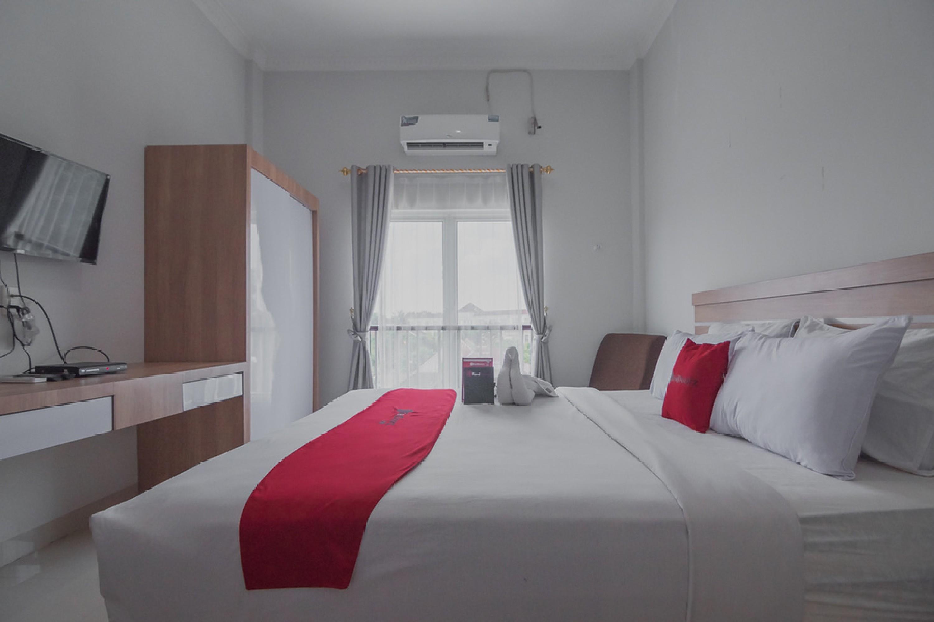 เรดดอร์ซ เนียร์ เฮอร์เมส เพลซ โปโลเนีย เมดาน Hotel ภายนอก รูปภาพ
