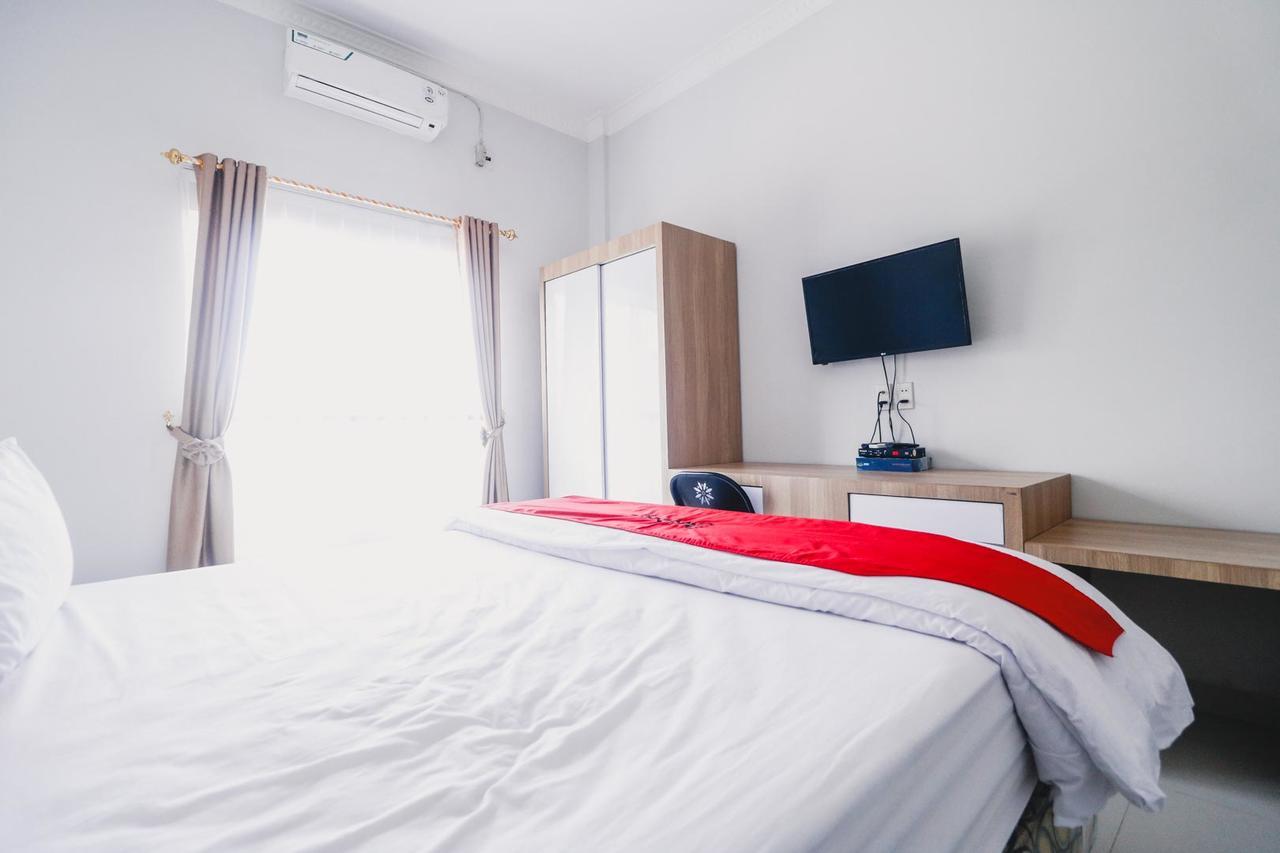 เรดดอร์ซ เนียร์ เฮอร์เมส เพลซ โปโลเนีย เมดาน Hotel ภายนอก รูปภาพ