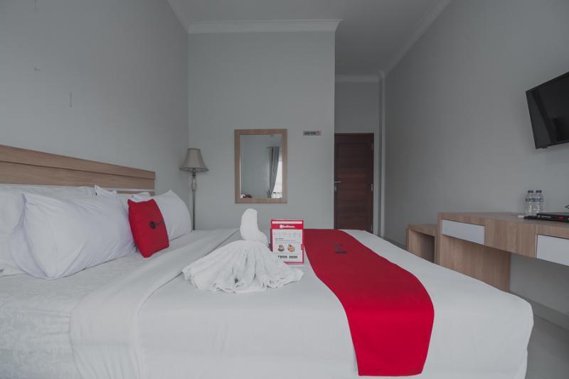 เรดดอร์ซ เนียร์ เฮอร์เมส เพลซ โปโลเนีย เมดาน Hotel ภายนอก รูปภาพ